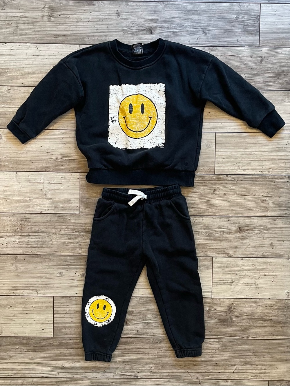 Little Bipsy | Smile Face Sweatshirt and Joggers Set | Size: 4-5T